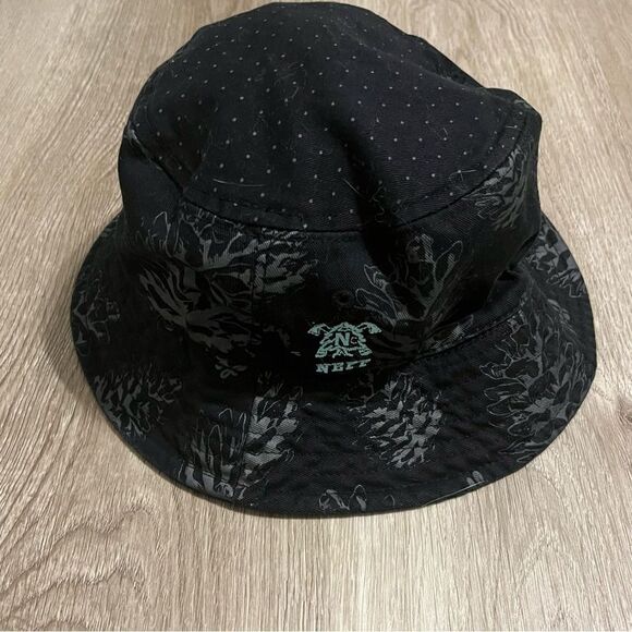 Kid's Neff Black & Grey Printed Bucket Hat - Picture 2 of 10